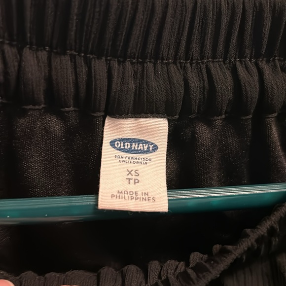 Black Old Navy Maxi Skirt - Picture 2 of 8
